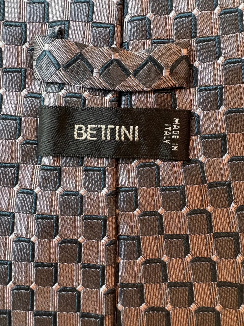 Bettini Italy Men's 100% Silk Geometric Necktie Gray Silver Black Vintage
